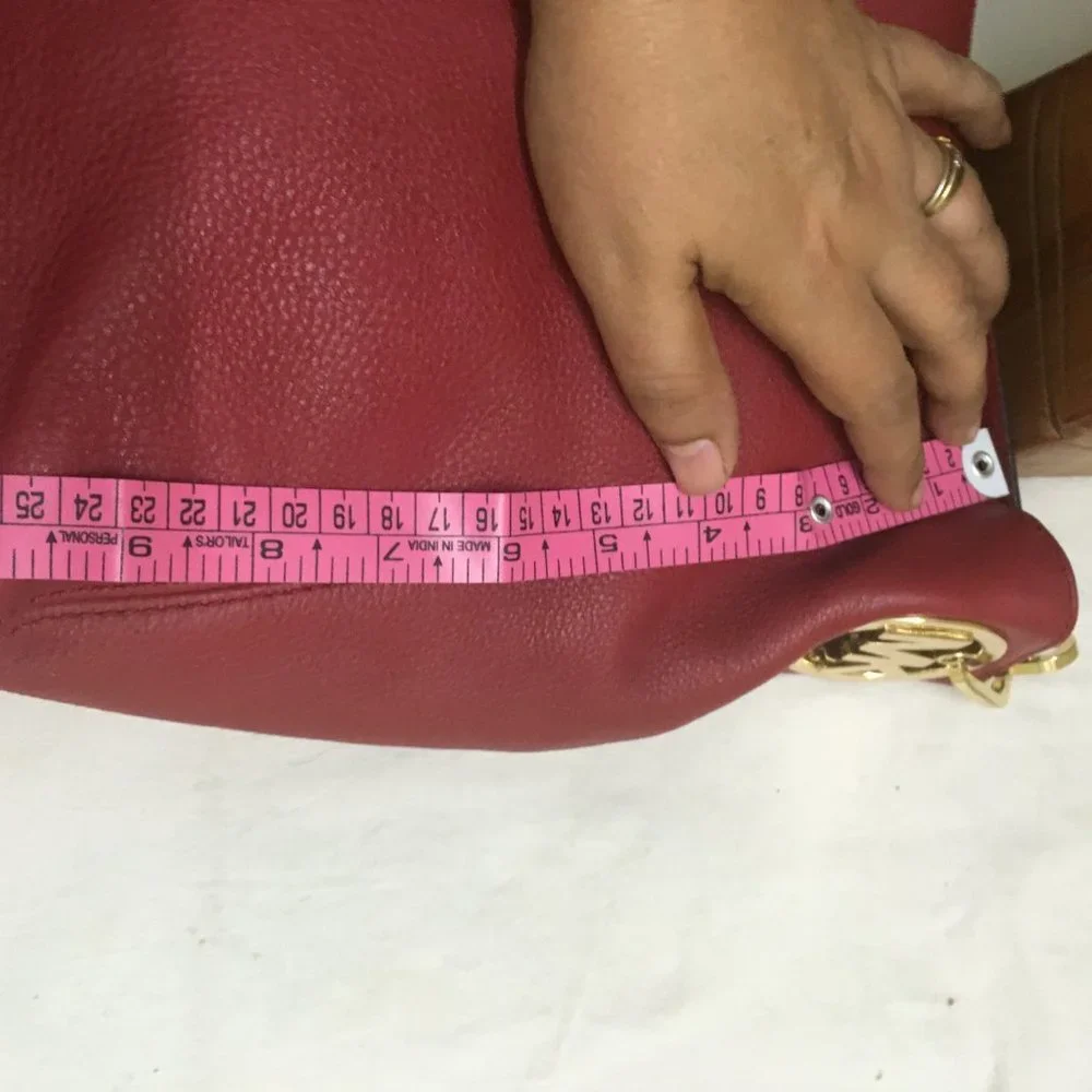 Authentic Michael Kors Medium Slouchy Cherry Leather Shoulder Bag - Picture 13 of 15